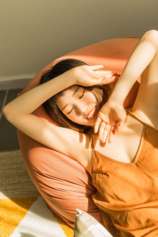 货车司机老张和赵青
