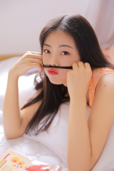 年轻女教师在线观看